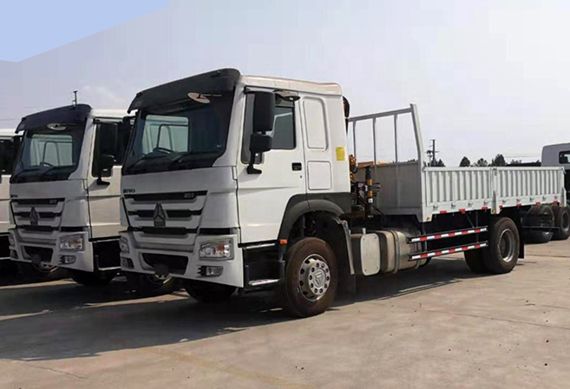 HOWO 4x2 266HP 15tons Truck Mounted Crane for Sale