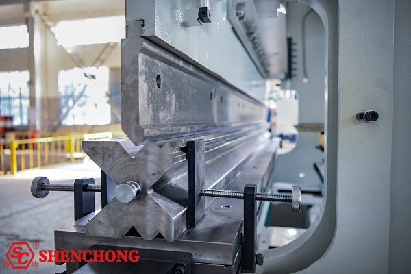 Hydraulic press brake tooling