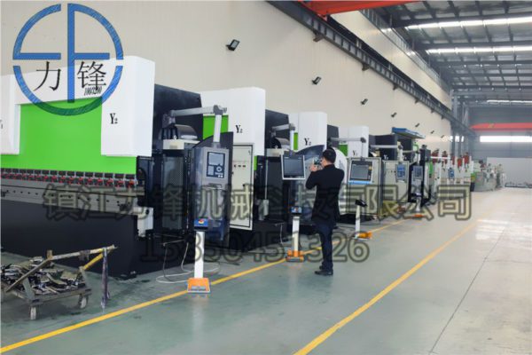 WC67K 200t 3200 E21 / DA41 / DA52 Hydraulic sheet metal press brake for sale