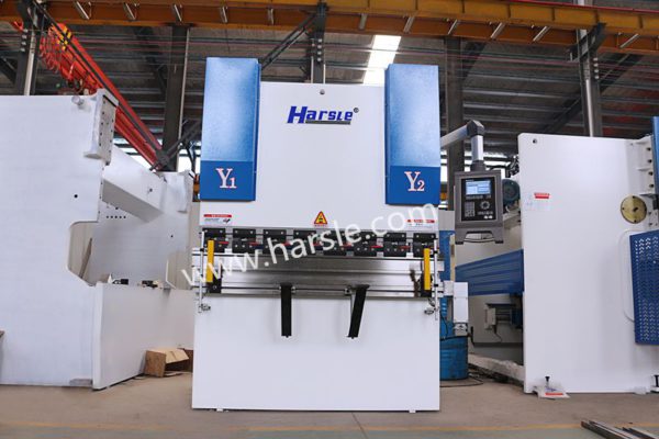 WE67K-63T/1600 CNC hydraulic press bending machine with DA52S controller If you ...