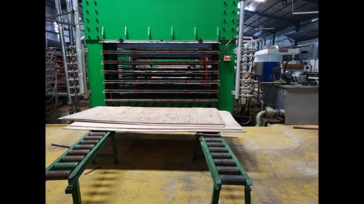 how plywood factory work? plywood making machine-hydraulic hot press (2020)