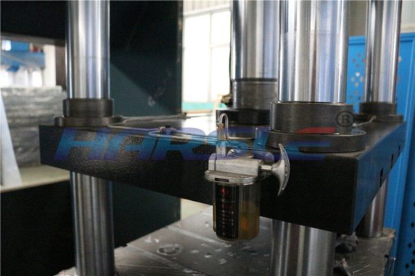 4 column hydraulic press machine website: www.harsle.com email: dories@harsle.co...