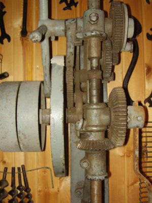 CanedyOttoNo19_ma_front_detailgeartrain_P8290006.jpg (878×1170)